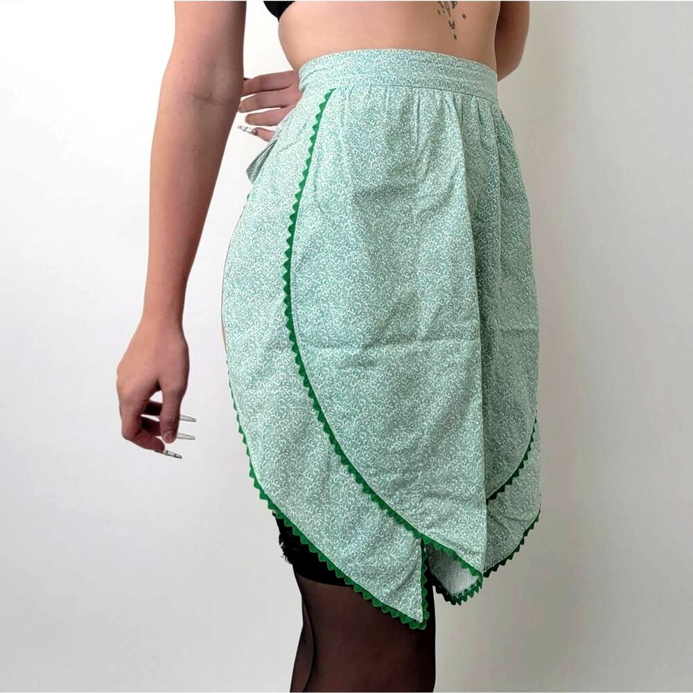 Vintage 1950's / 1960's Mint and Forest Green Pebble Kitchen Cooking Apron - Picture 2 of 4
